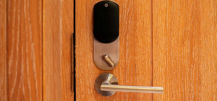 Automatic Locking Door Knob Gold River